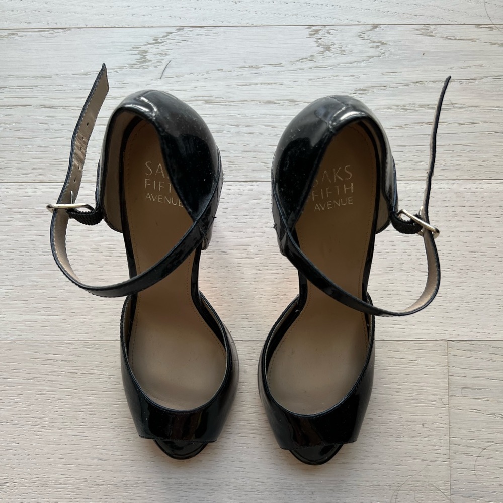 Sal’s 5th Ave black patent leather heel size 7.5